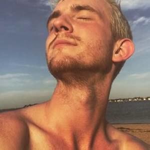 Meet your Posher, Christian